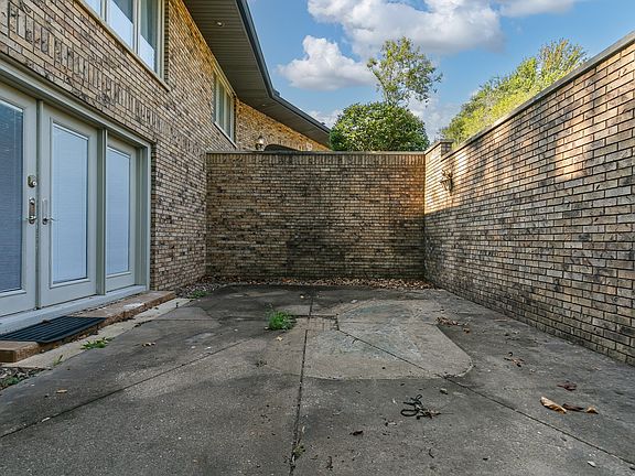 5th image of 1134 33rd Street Ct