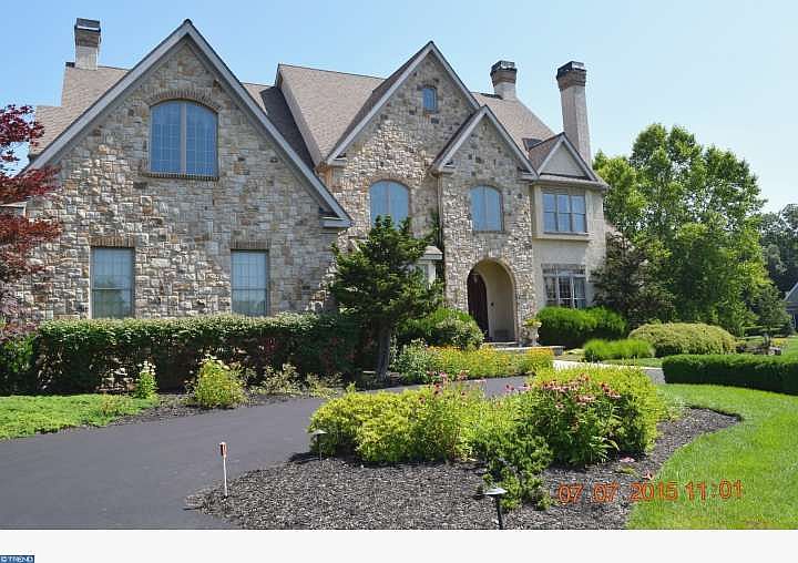 1st image of 301 Lavender Dr