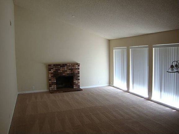 3rd image of 711 Montgomery Pl