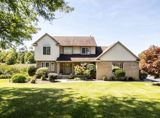 11124 Powhatan Ct, South Lyon, MI 48178