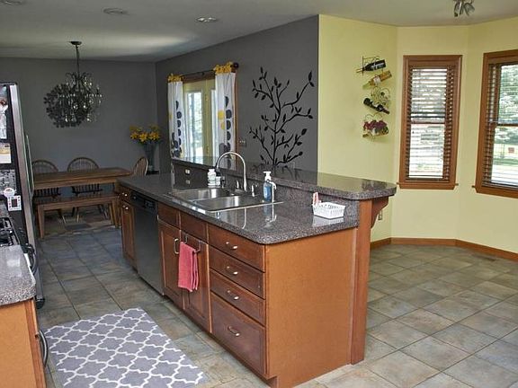 5th image of 55634 Whisperwynd Ln