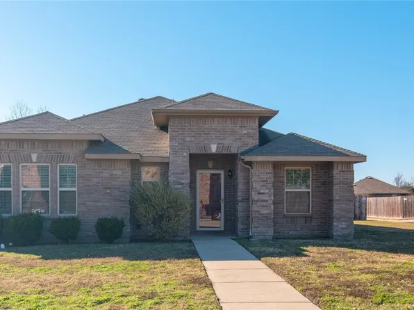 1303 Bluebonnet Ct, Desoto, TX 75115