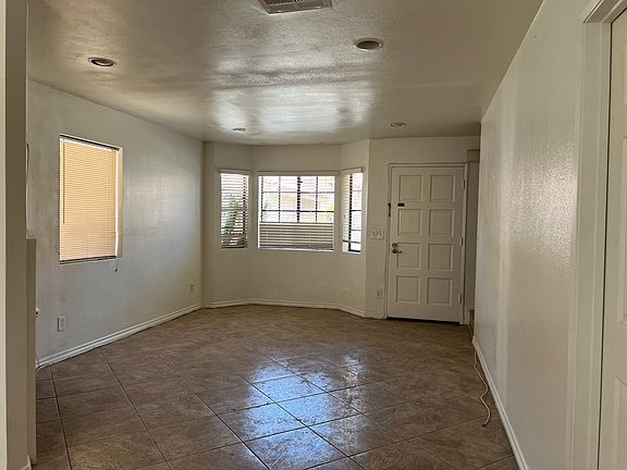 5th image of 3819 Bresee Ave