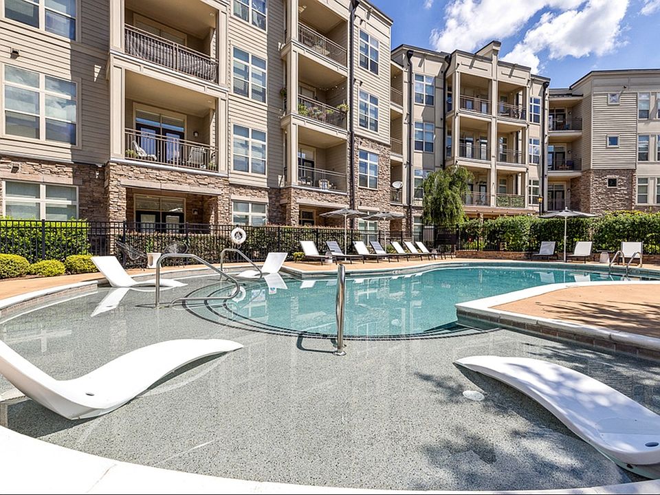 Resort Style Pool with sun shelf