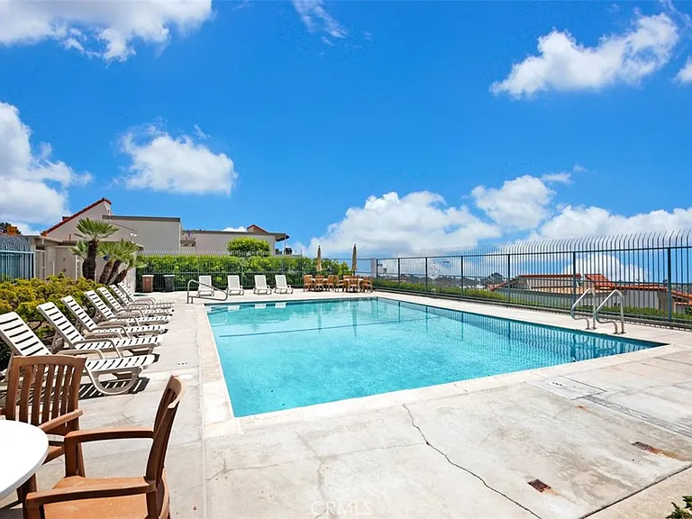 712 Calle Divino — Photo 45