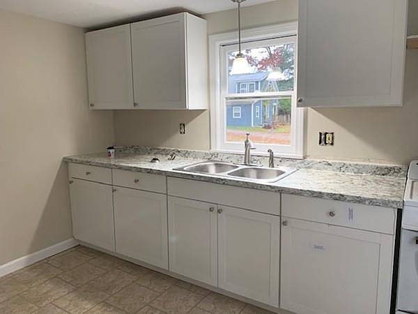 2nd image of 254 Beaver St #1