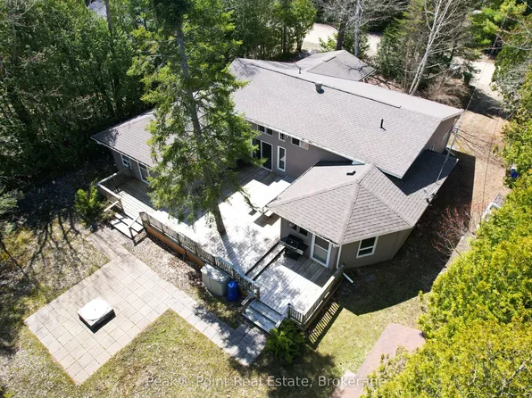 7 3rd Ave S, South Bruce Peninsula, ON N0H 2G0