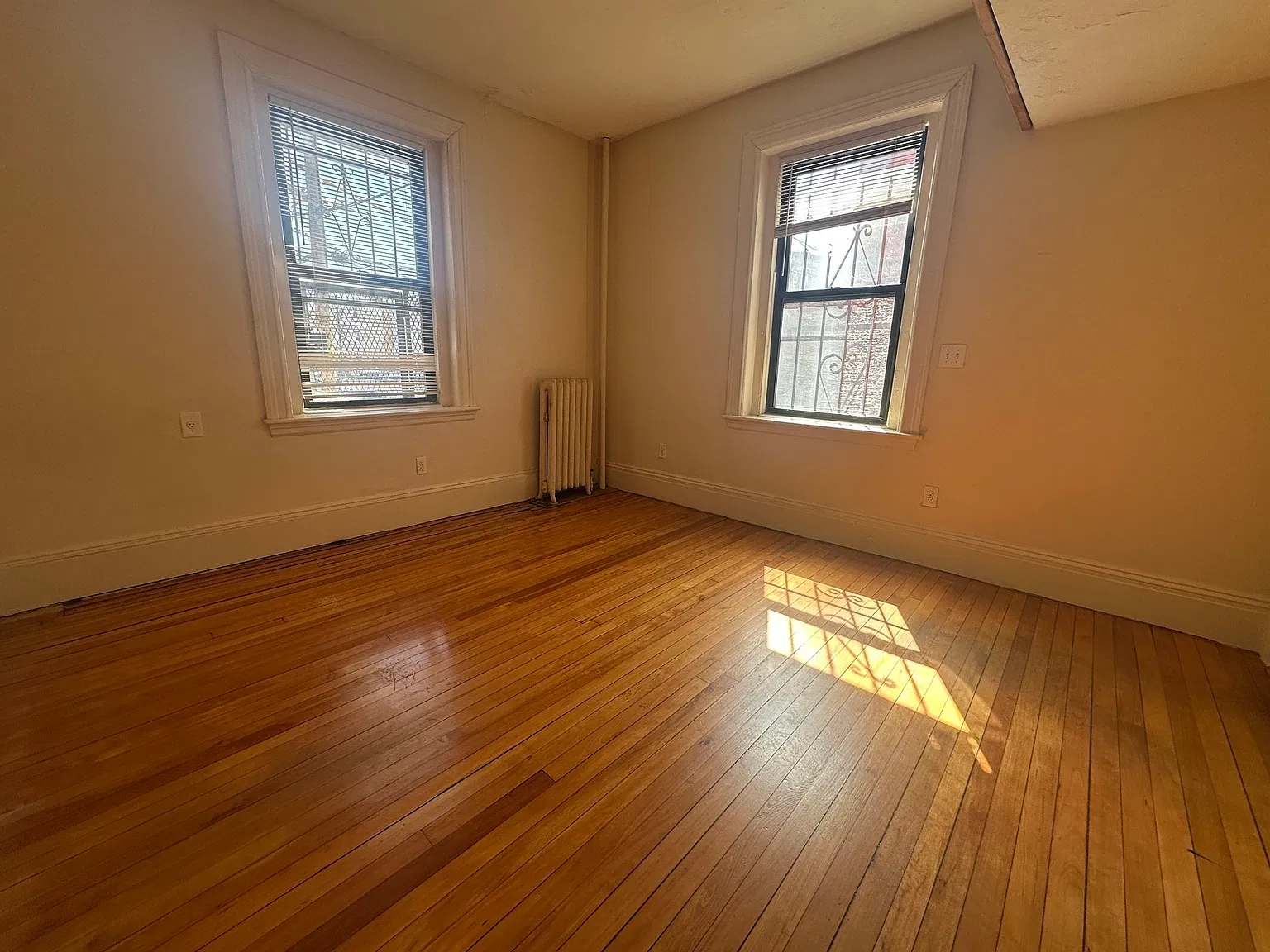 1 bed, 1.0 bath, 400 sqft, $2,100 — Photo 3