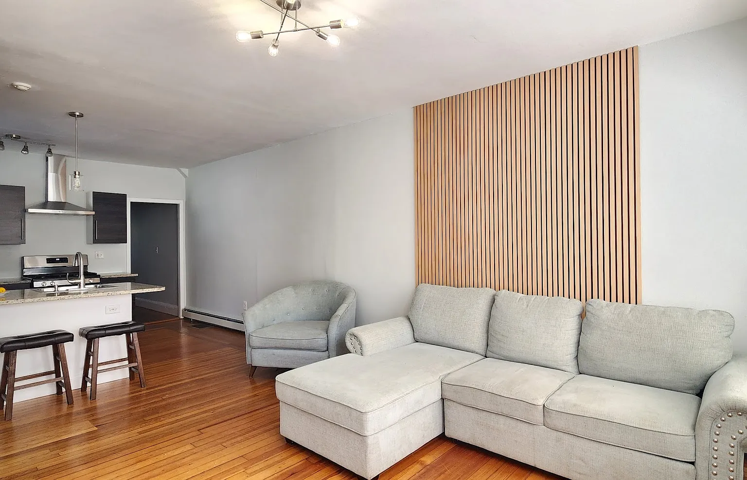3 bed, 1100 sqft, $950 — Photo 3
