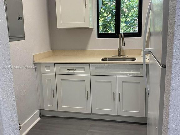 2nd image of 75 Glen Royal Pkwy APT 22