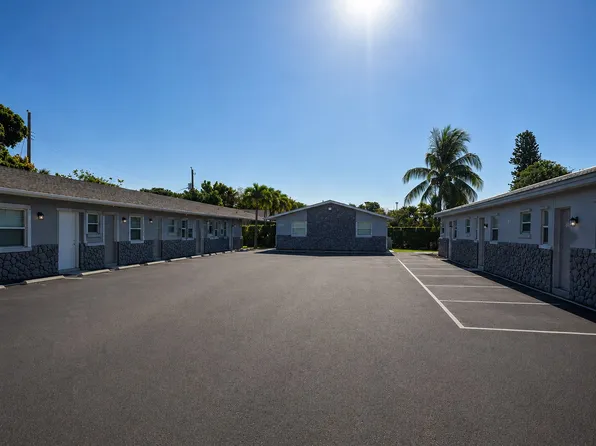 6151 Eaton St, Hollywood, FL 33024