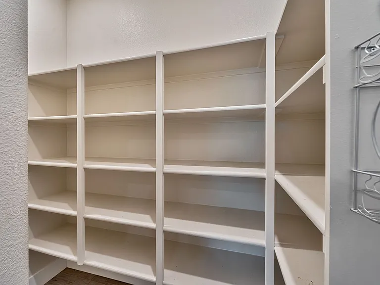 200 Moisant Ct — Photo 31
