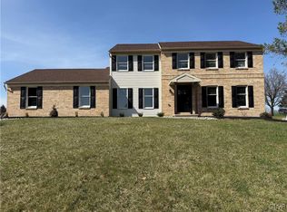 1133 Sherwood Dr N, Laurys Station, PA 18059