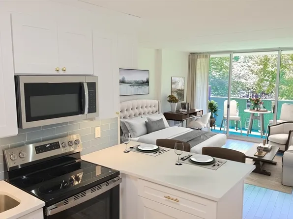 200 Swanton St APT L8, Winchester, MA 01890
