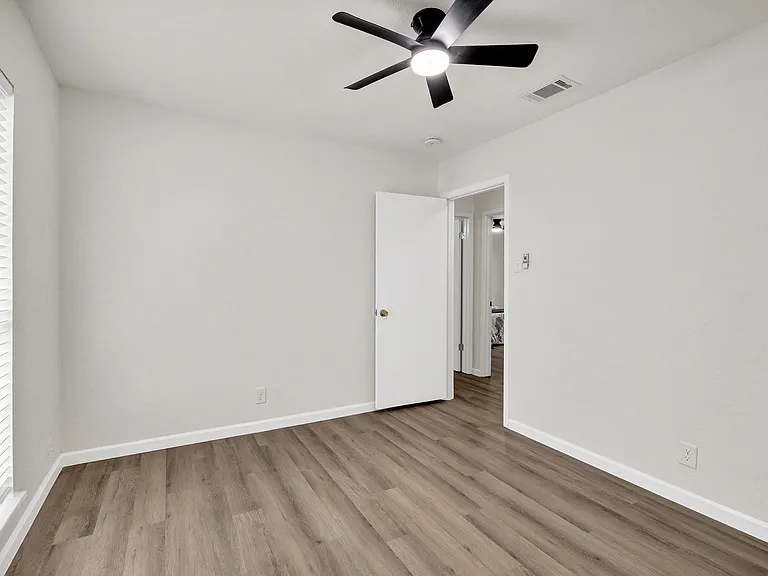 6007 E Valley Forge Ave — Photo 29