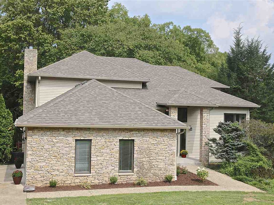 1st image of 2976 N Lakewood Ct