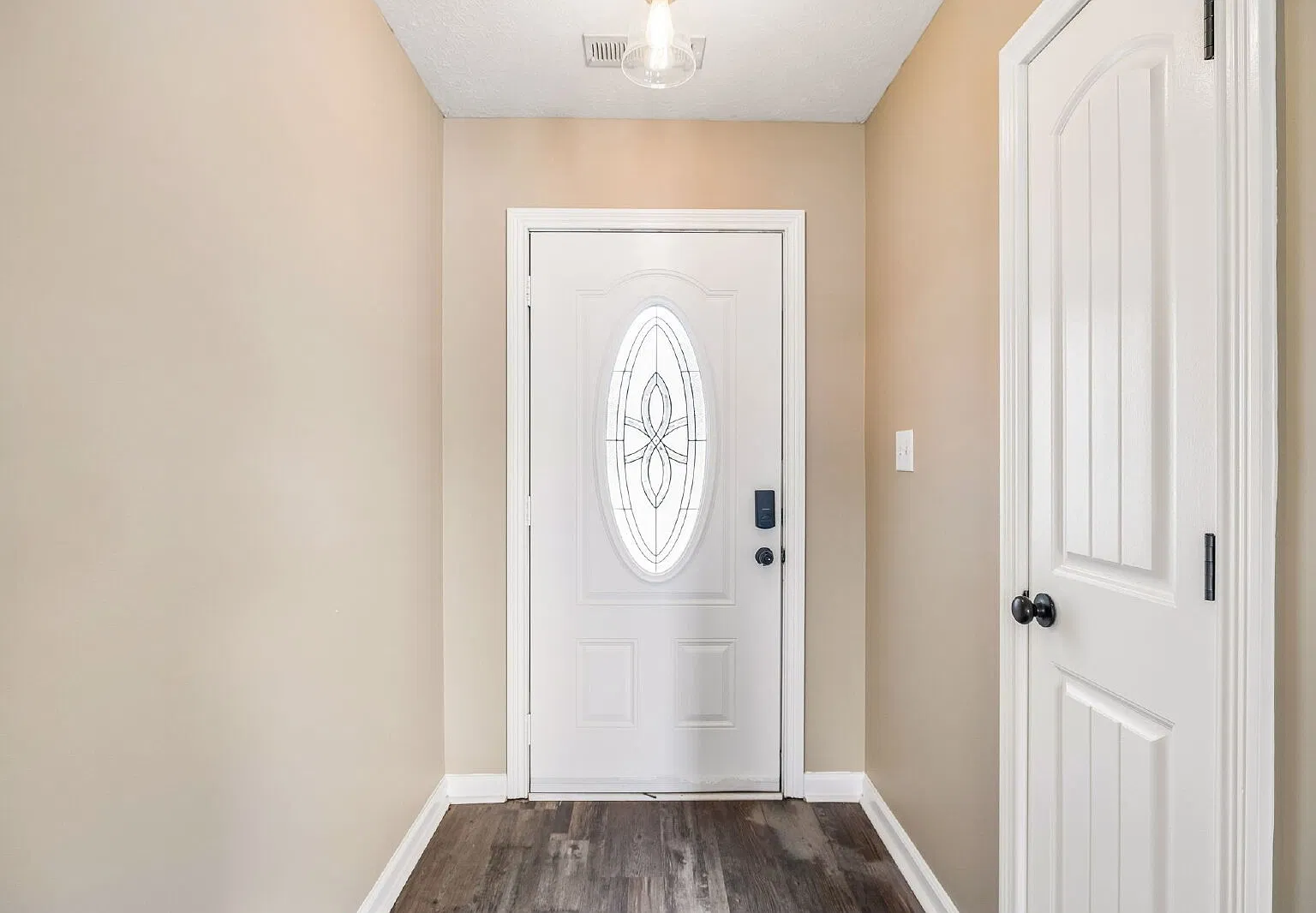 3 bed, 2.0 bath, 1746 sqft, $1,850 — Photo 3