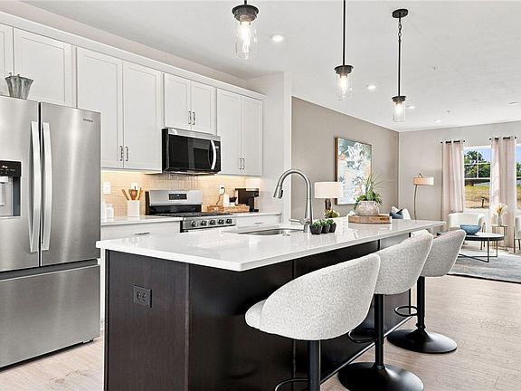 4th image of 415 Lindon Way