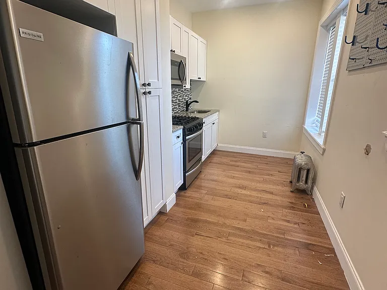 63 Sherman Pl #48 — Photo 2