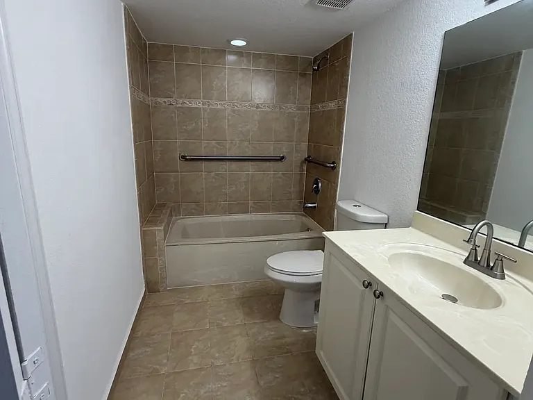 20850 SW 87th Ave #104 — Photo 7