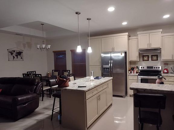 2nd image of 2907 Andorra St