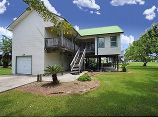 228 Walnut Ln, Grand Isle, LA 70358