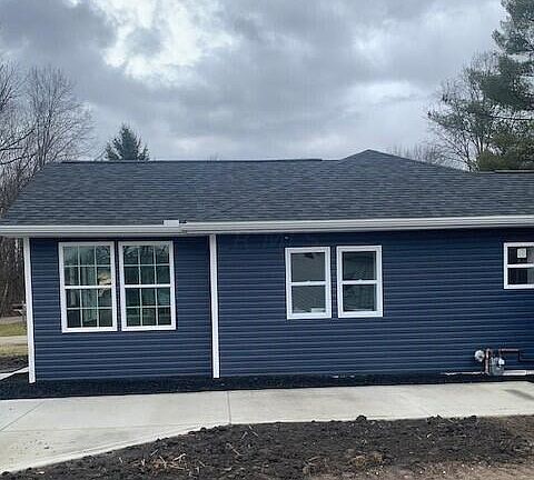 3rd image of 13610 Grand Ave W