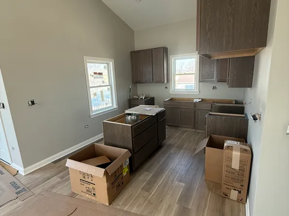 110 S Williams St #2, Thornton, IL 60476