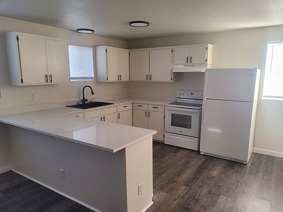 5th image of 744 W 11th St #7441