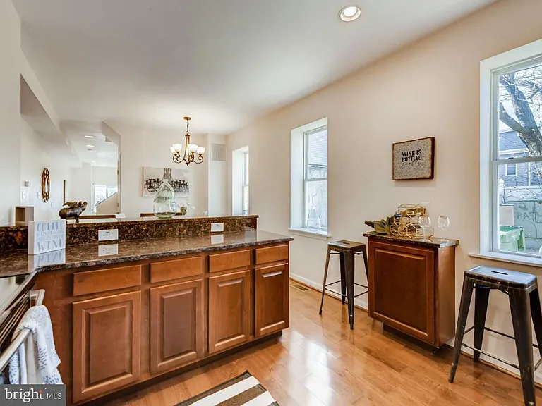 1433 Olive St — Photo 28