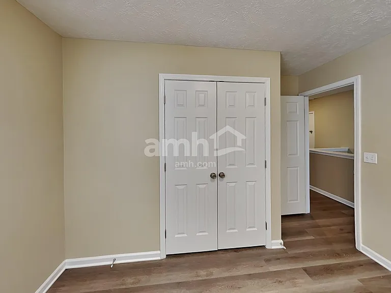 5527 Middlebury Dr — Photo 19