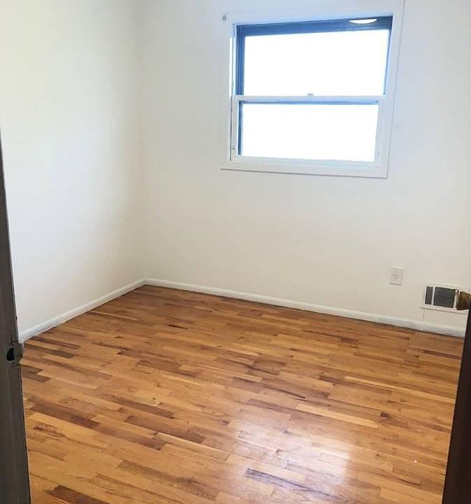 1st image of 81 Redgrave Ave