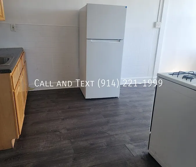 152 Ridge Ave — Photo 1