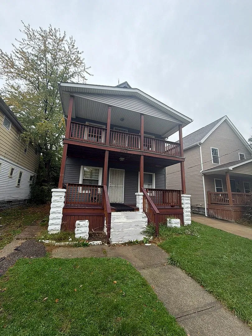 2948 E 125 St — Photo 1