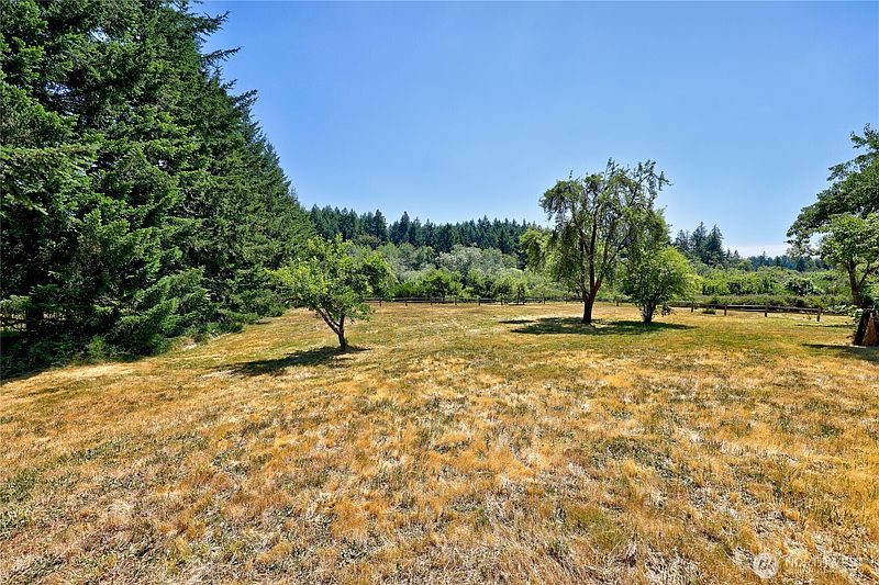 4th image of 14 -Acre Anderson Hill