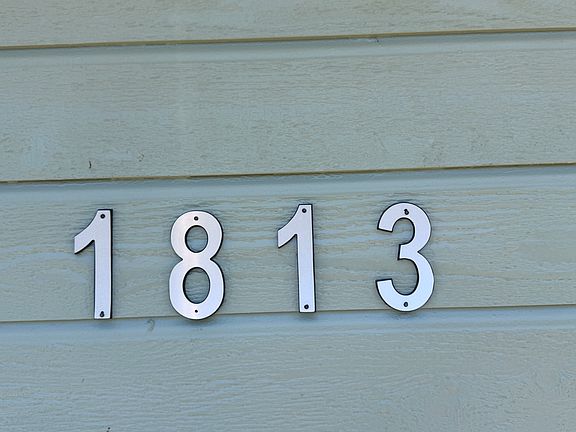 2nd image of 1813 W 21st St