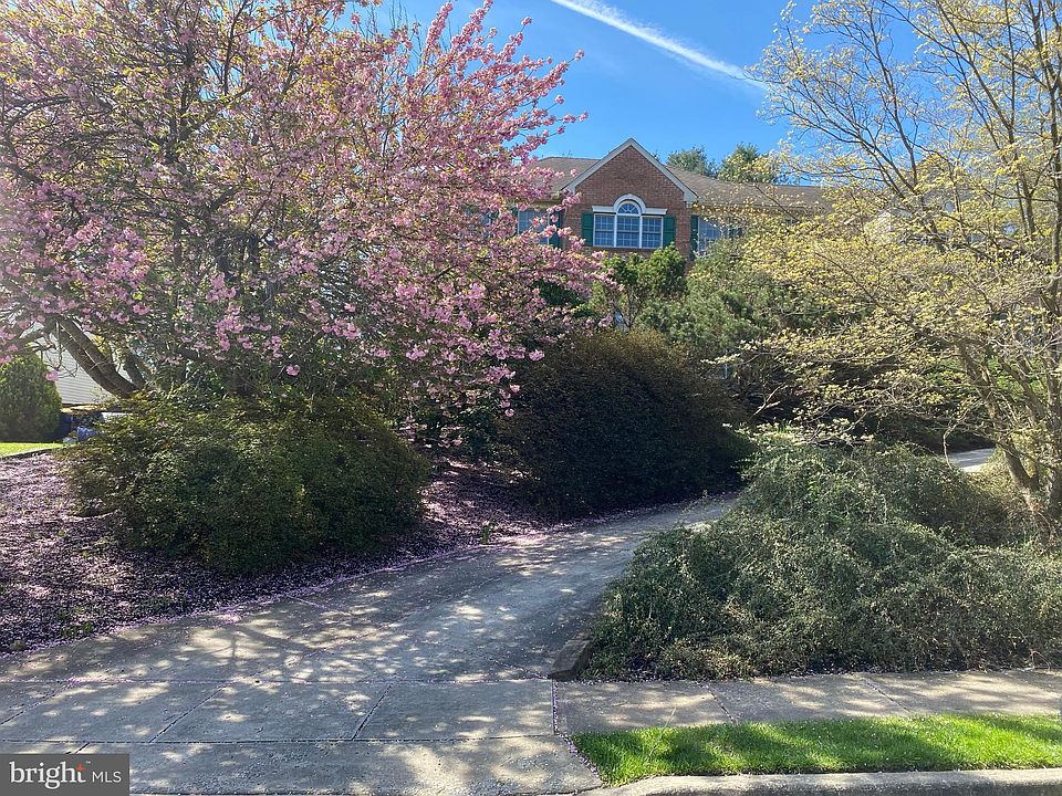1st image of 30 Hidden Valley Dr