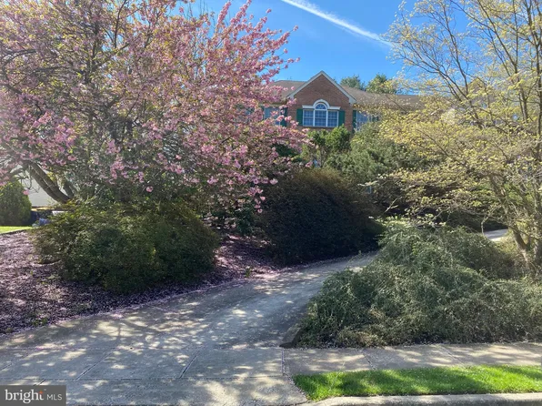 30 Hidden Valley Dr, Newark, DE 19711