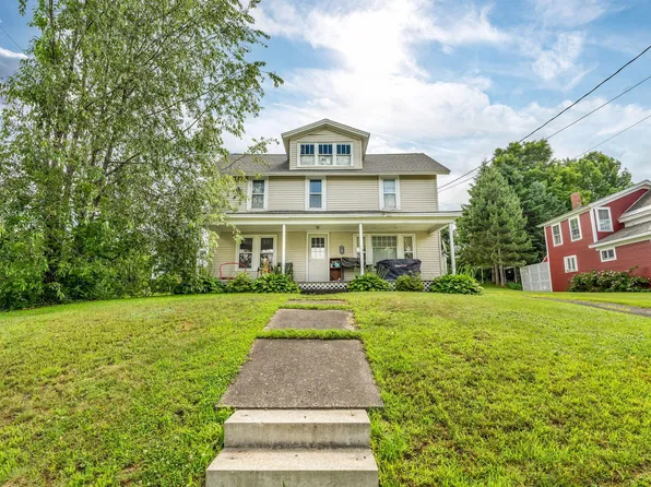 131 Pleasant Street, Dexter, ME 04930