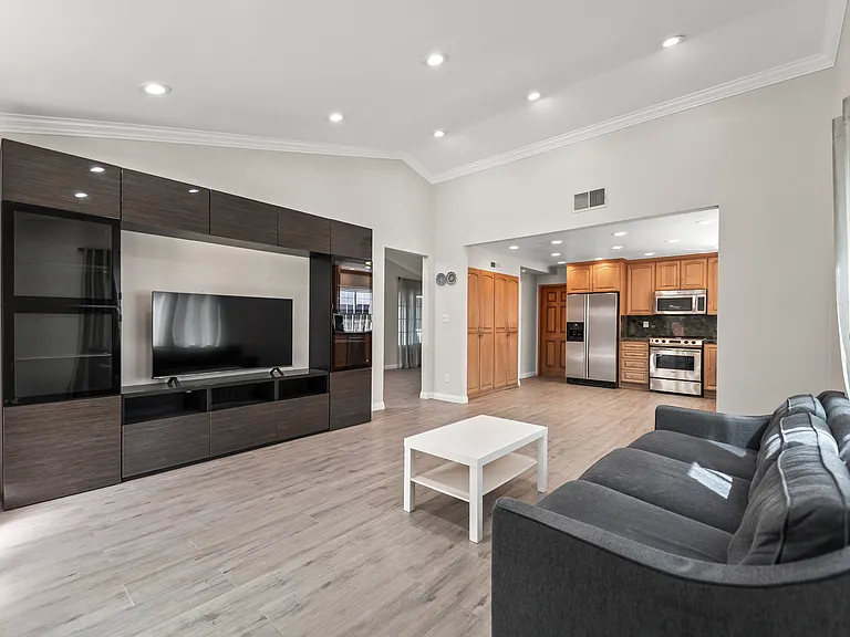 7007 Royer Ave — Photo 6