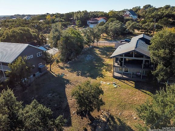 4th image of 864 Lakebreeze Dr LOT 2369