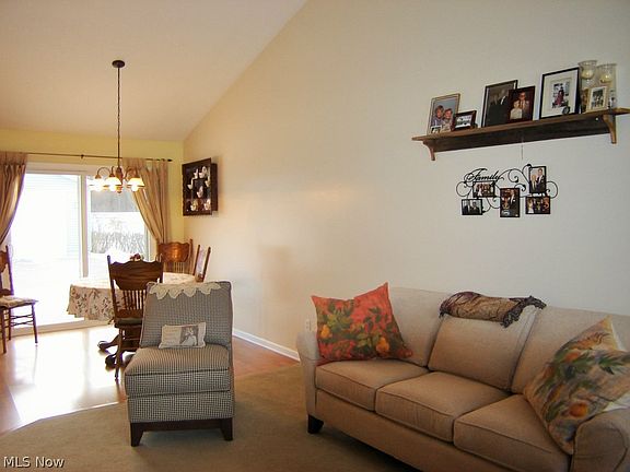 3rd image of 4132 Holl Ave