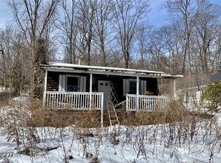 21 Mattabeseck Rd, Middlefield, CT 06455