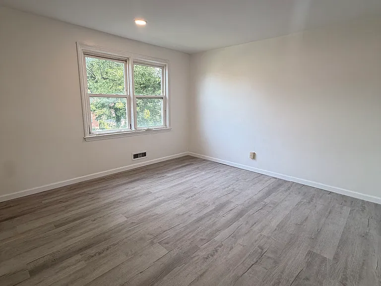 1504 Kirkwood Rd — Photo 4