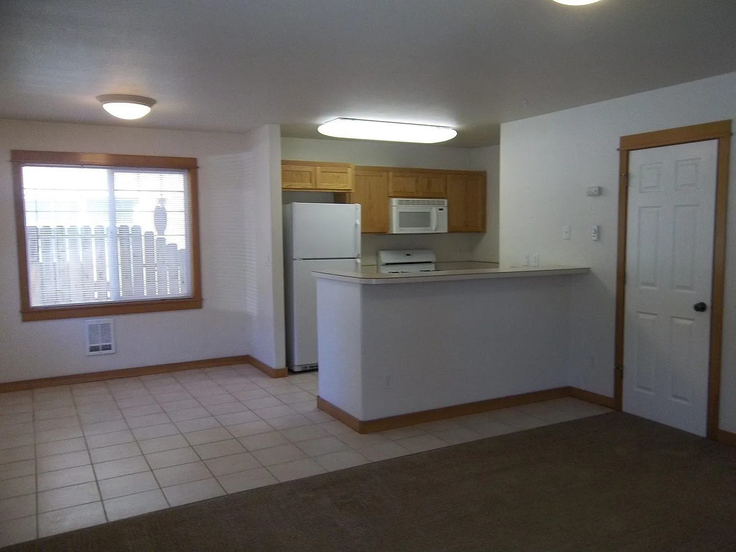 449-1760 NE Lotus — Photo 3
