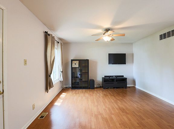 2nd image of 168 Beaconridge Dr #168