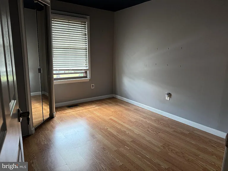 1003 Mulberry Ct — Photo 5