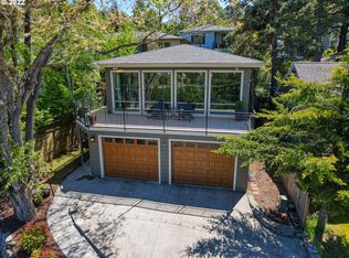 402 Bluff Rd, Hood River, OR 97031