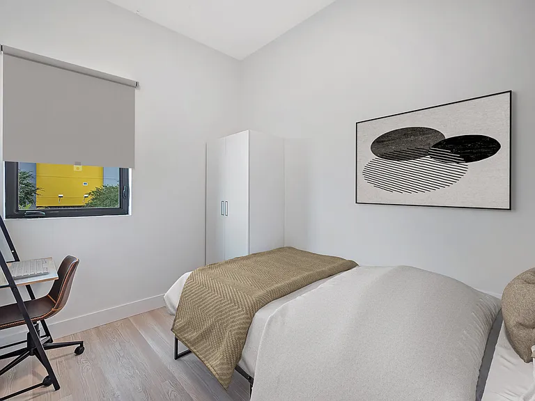 Plum Apartments — Photo 31