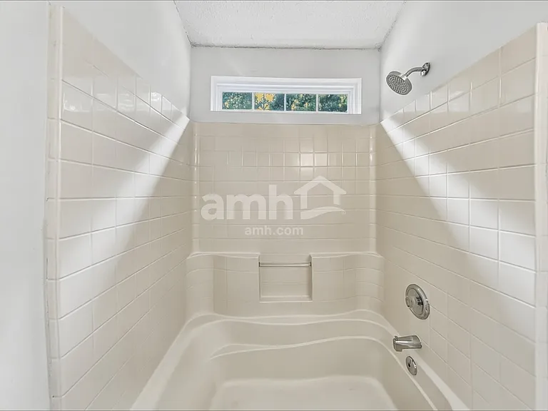 8836 Laurel Run Dr — Photo 11